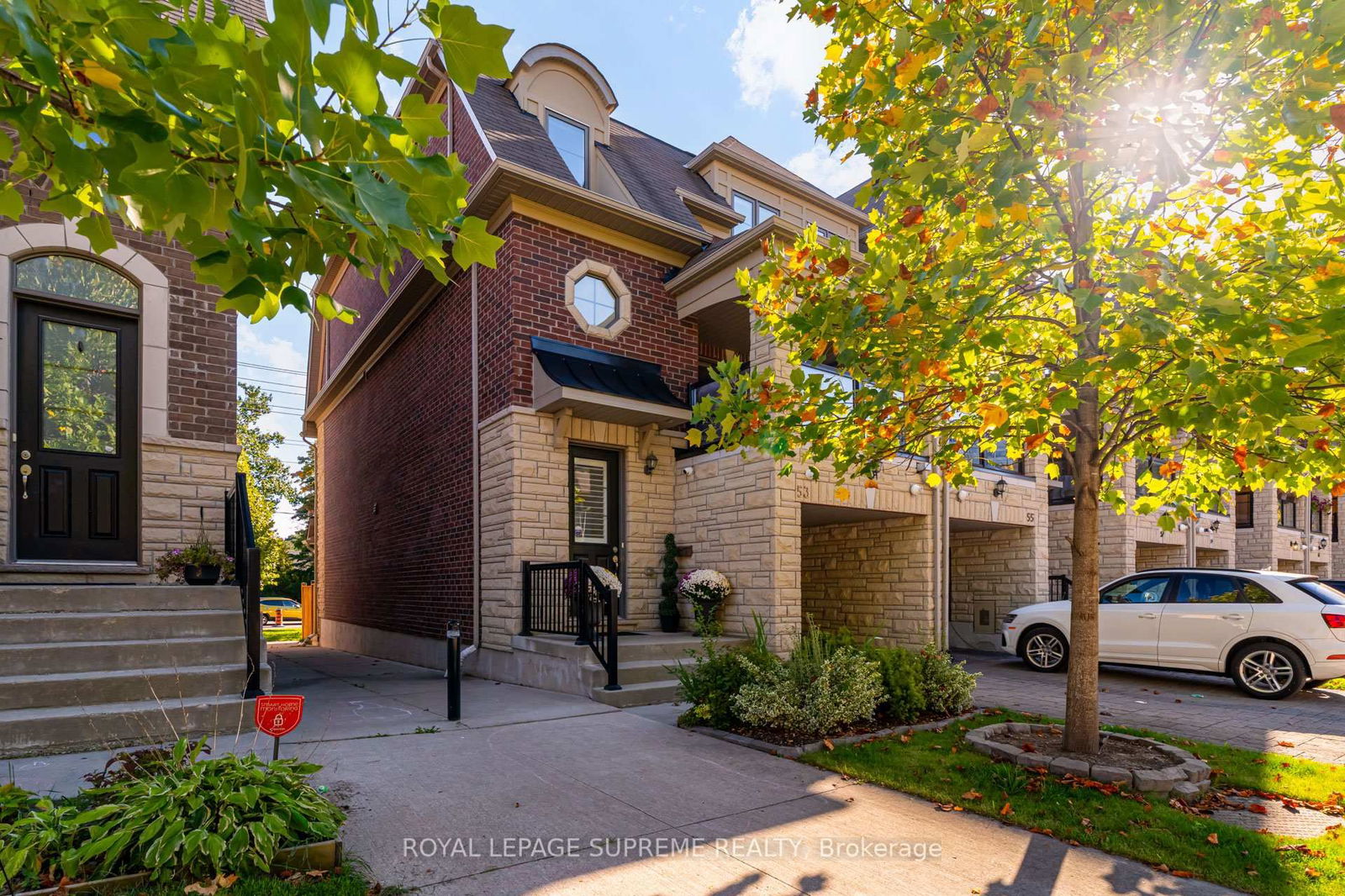 Townhouse in Willowridge-Martingrove-Richview