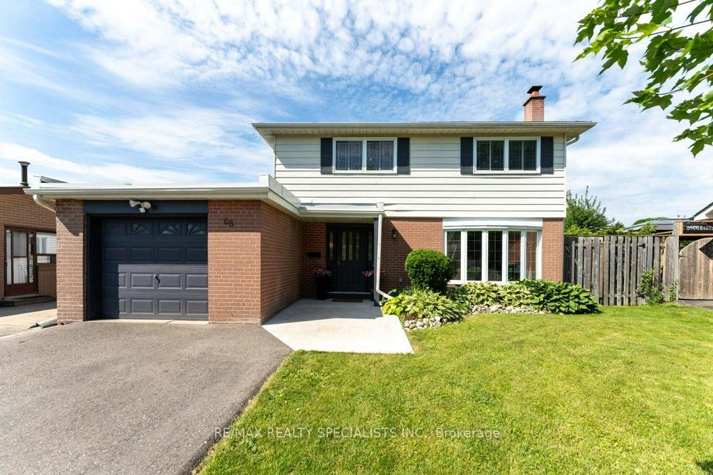 Detached House in Northwood Park