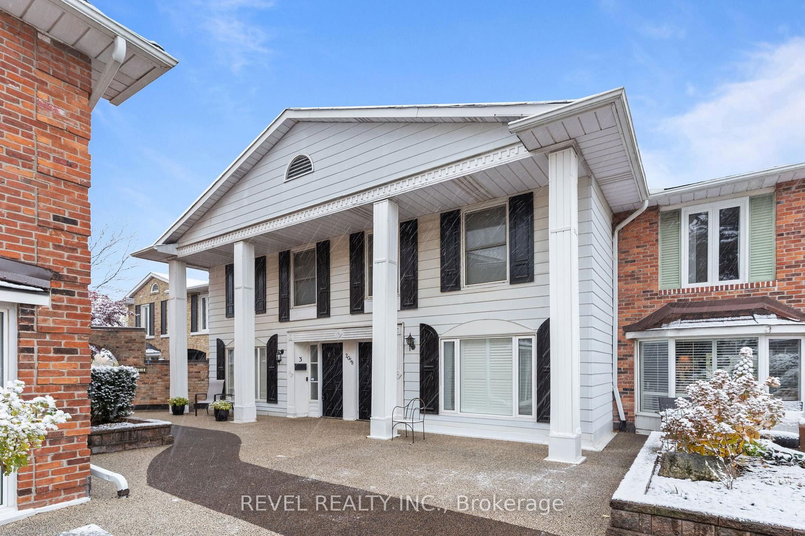 Townhouse, Condo in Tyandaga