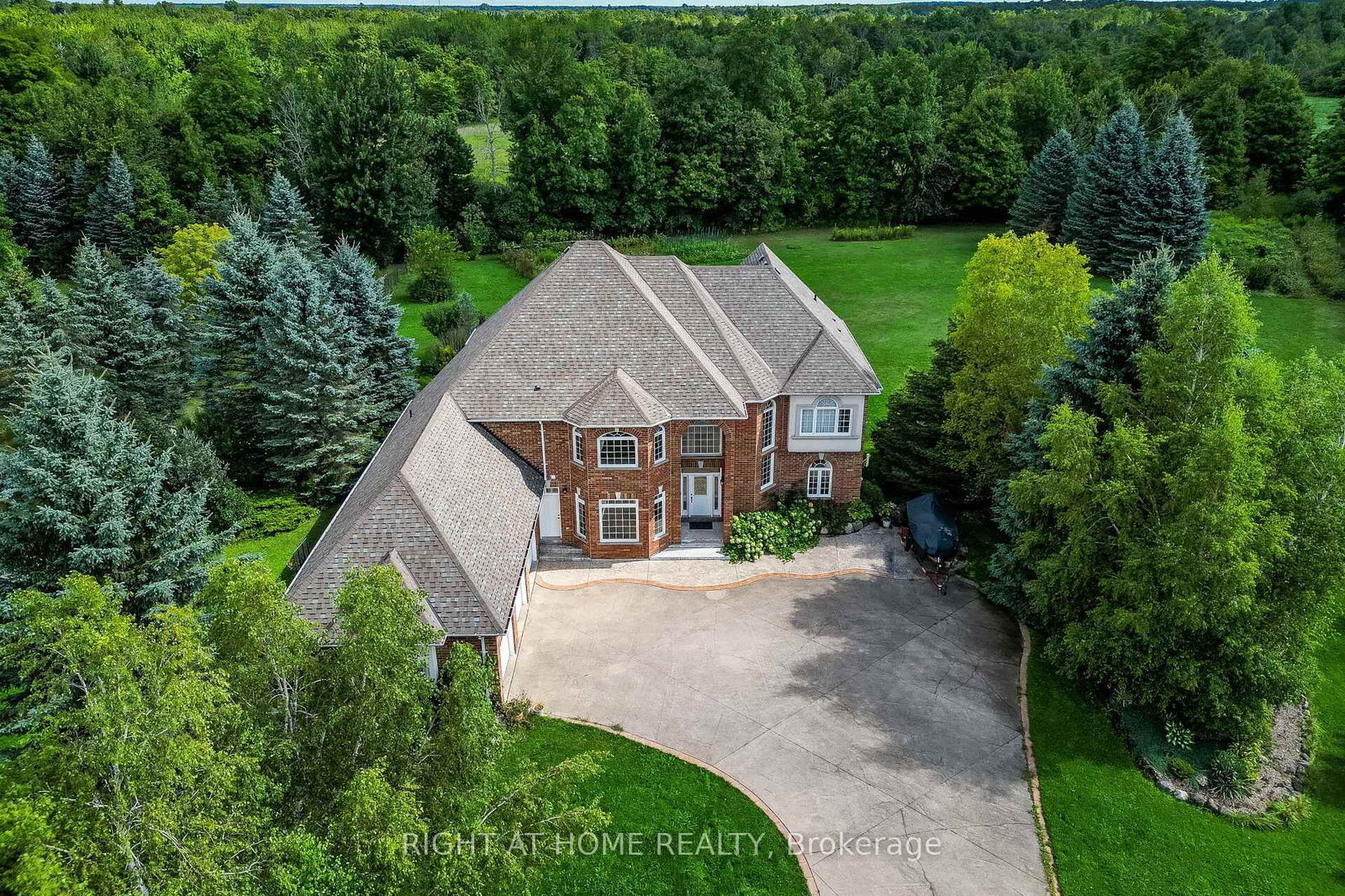 Detached House in Brookville/Haltonville