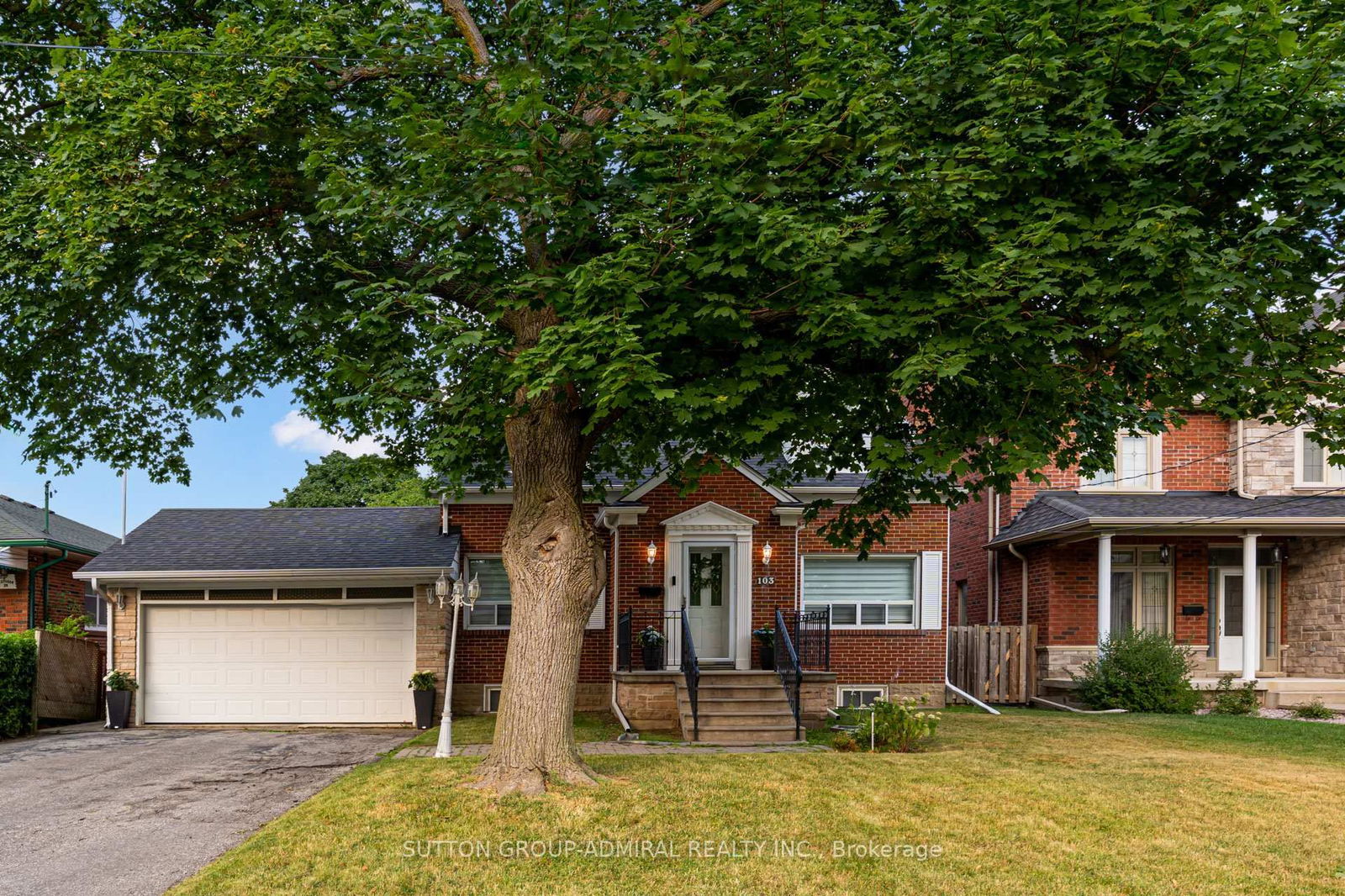 Detached House in Markland Wood