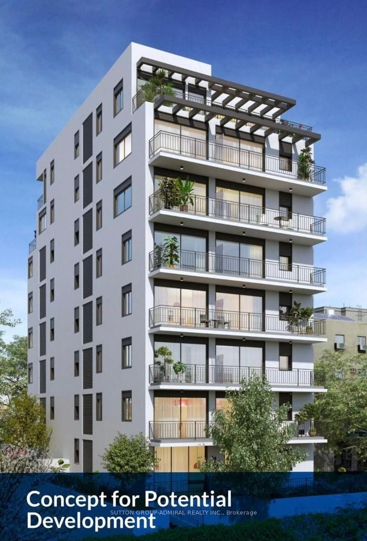 Detached House in Mount Dennis