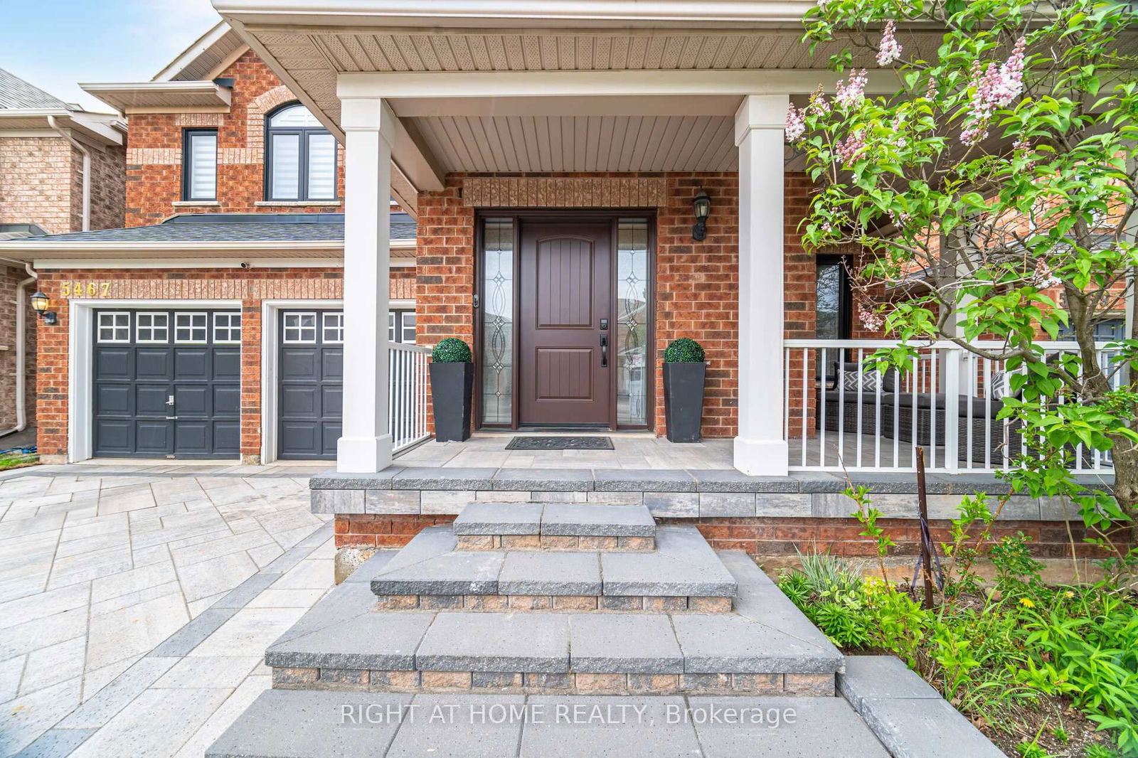 Detached House in Orchard