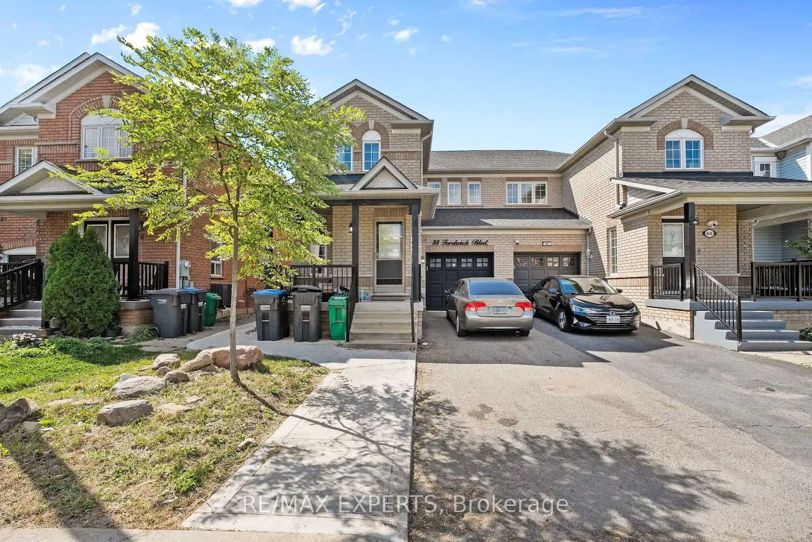 Semi-Detached in Northwest Sandalwood Parkway