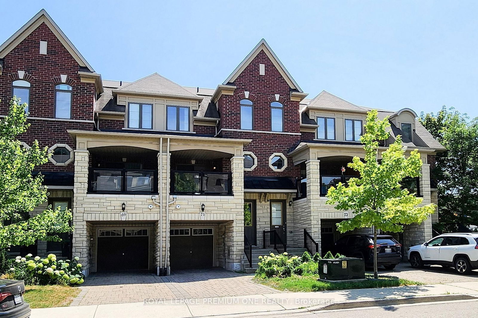 Townhouse in Willowridge-Martingrove-Richview