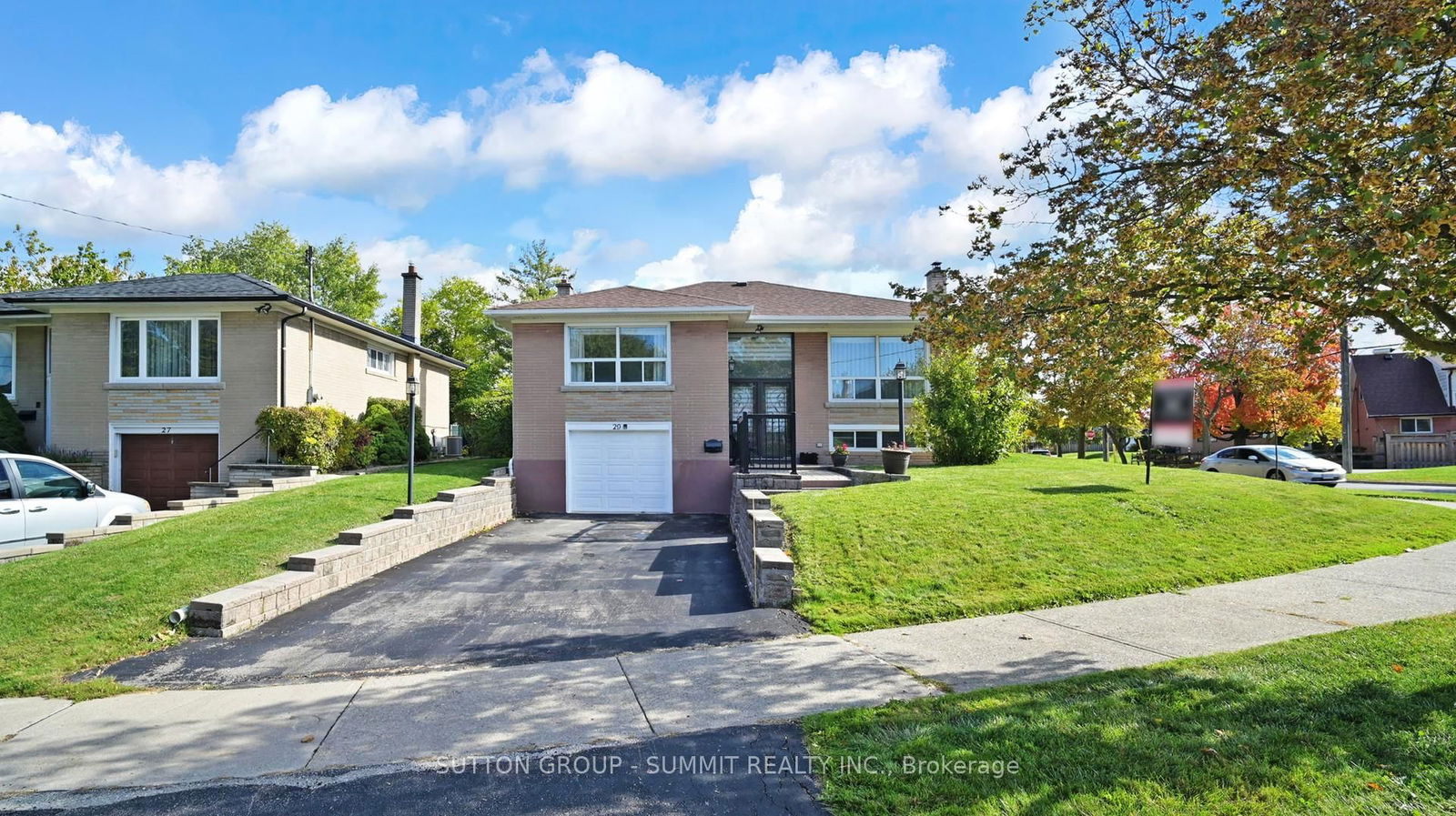 Detached House in Rexdale-Kipling