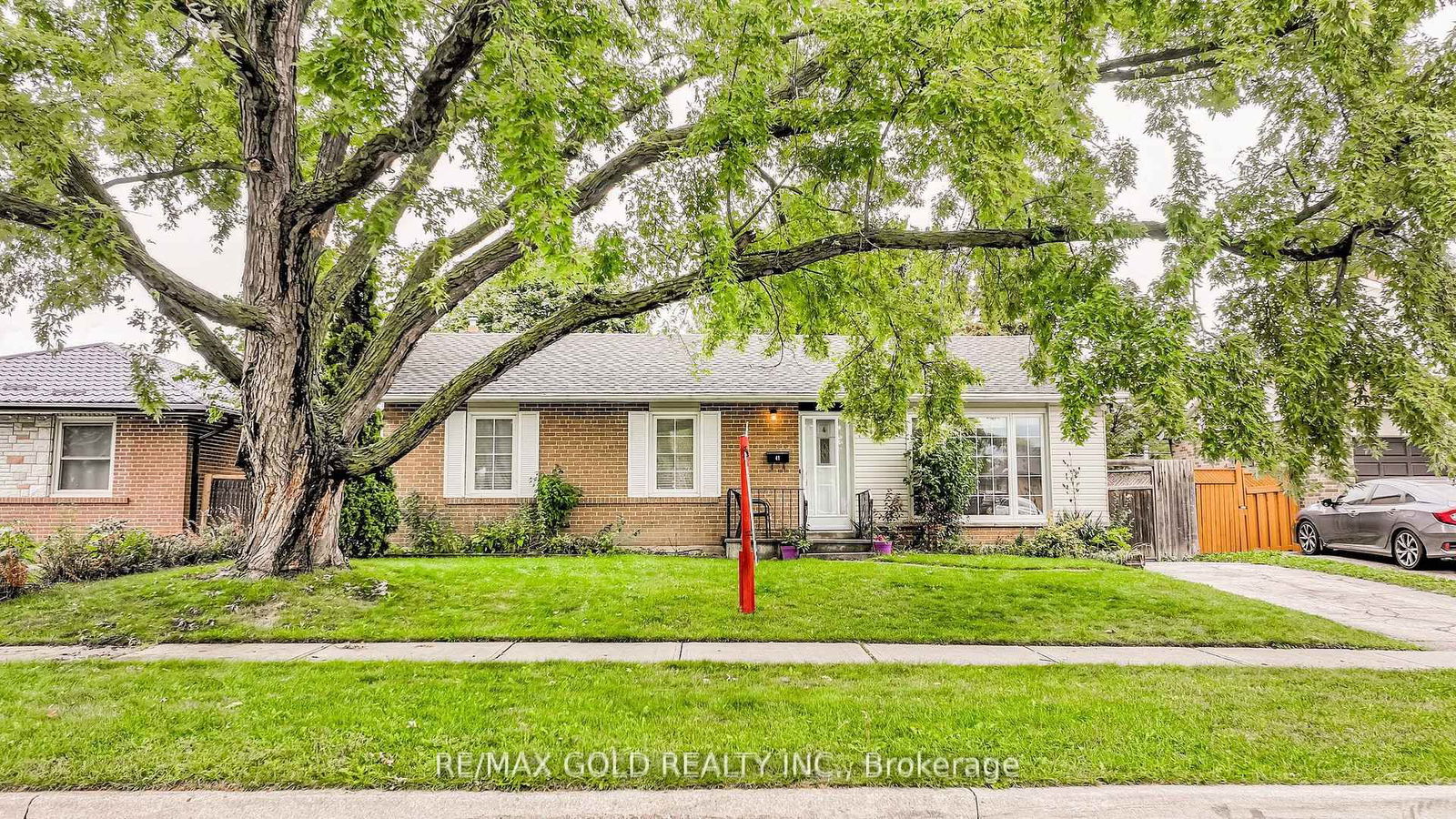 Detached House in Avondale