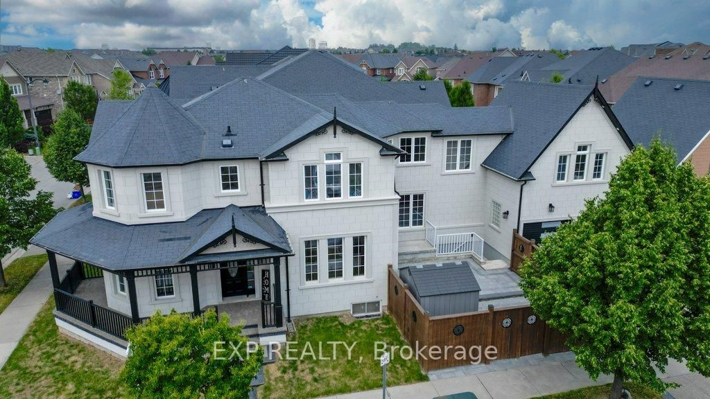 Detached House in Harrison