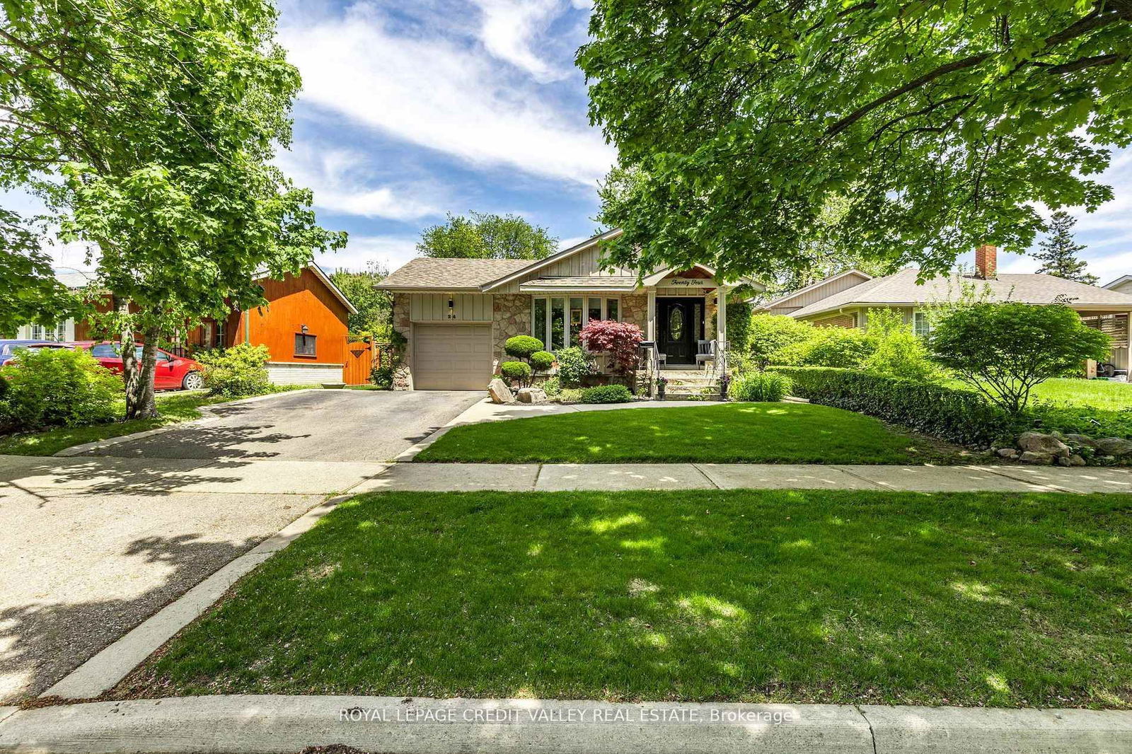 Detached House in Brampton South