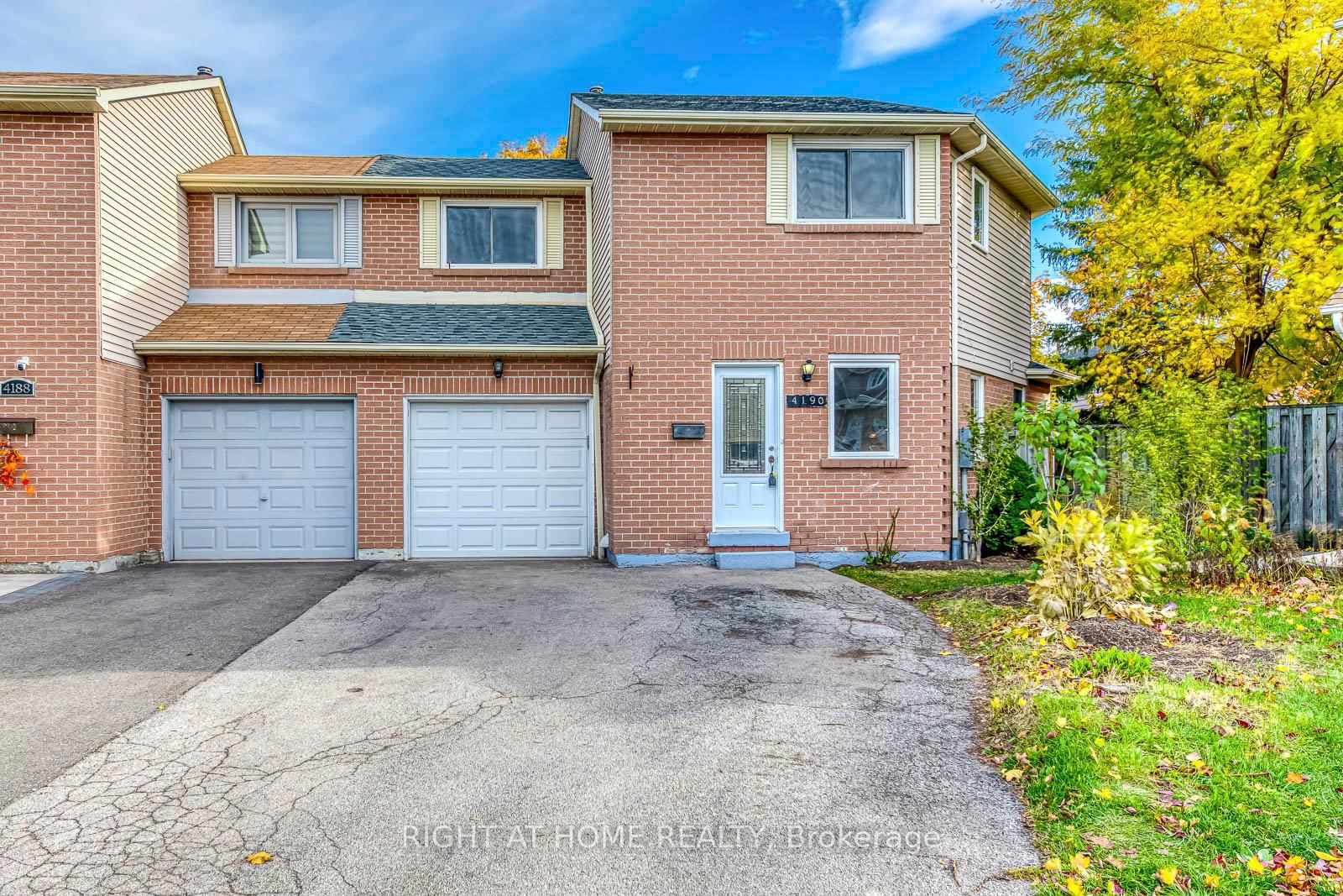 Semi-Detached in Creditview