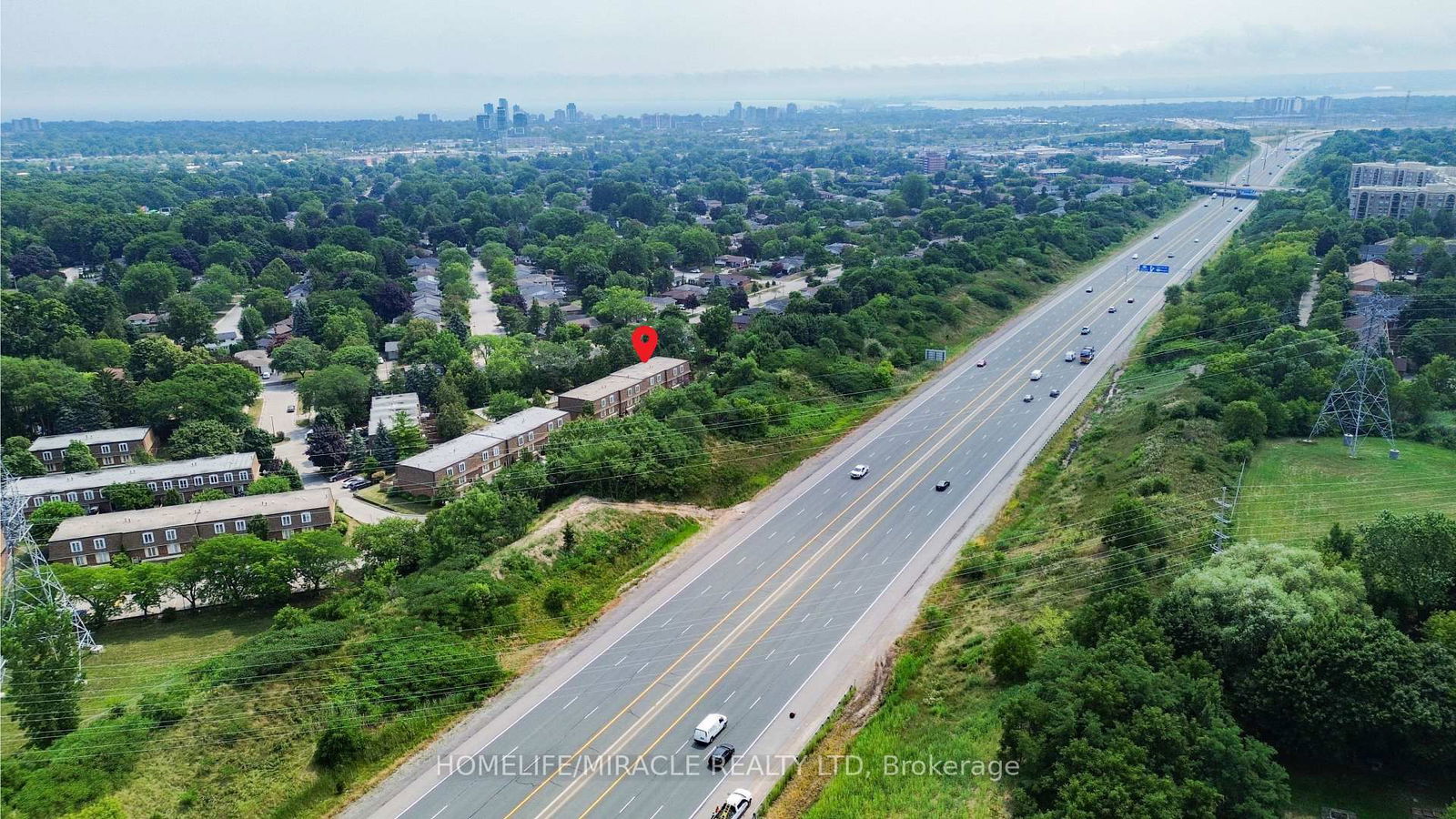 Townhouse, Condo in Mountainside