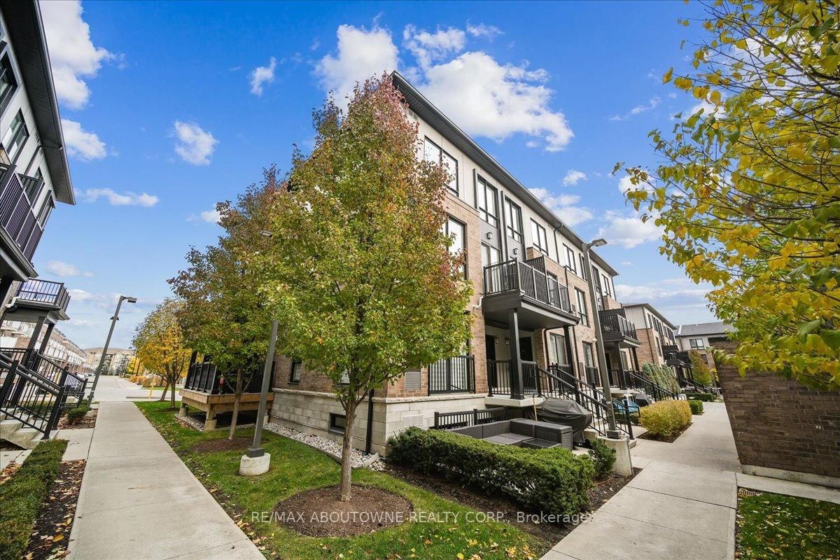 Townhouse, Condo in Dempsey