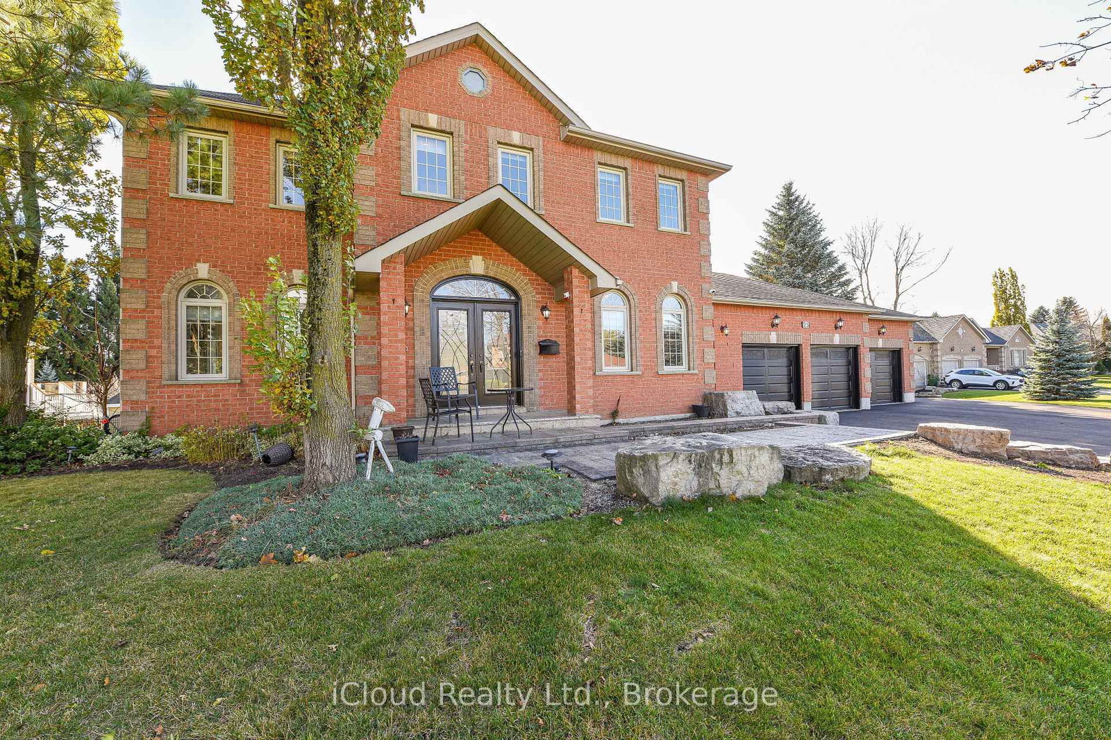Detached House in Caledon Village