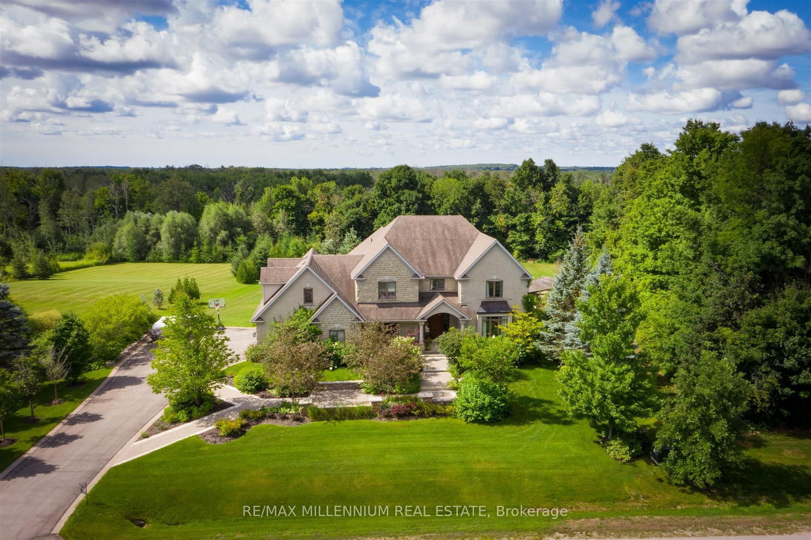 Detached House in Brookville/Haltonville