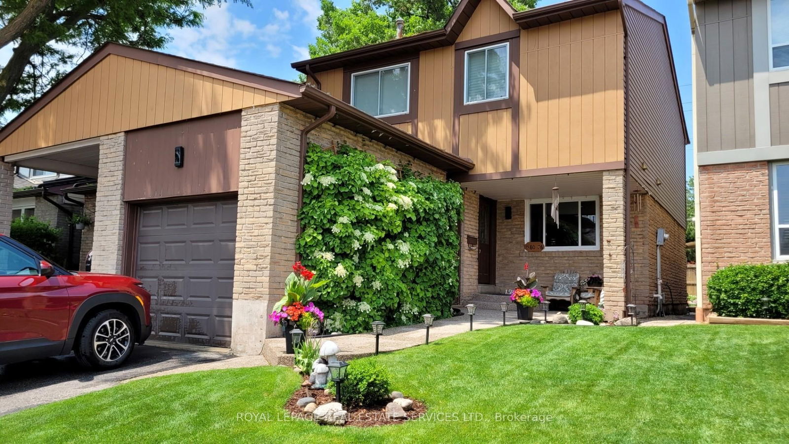 Semi-Detached, Condo in Falgarwood