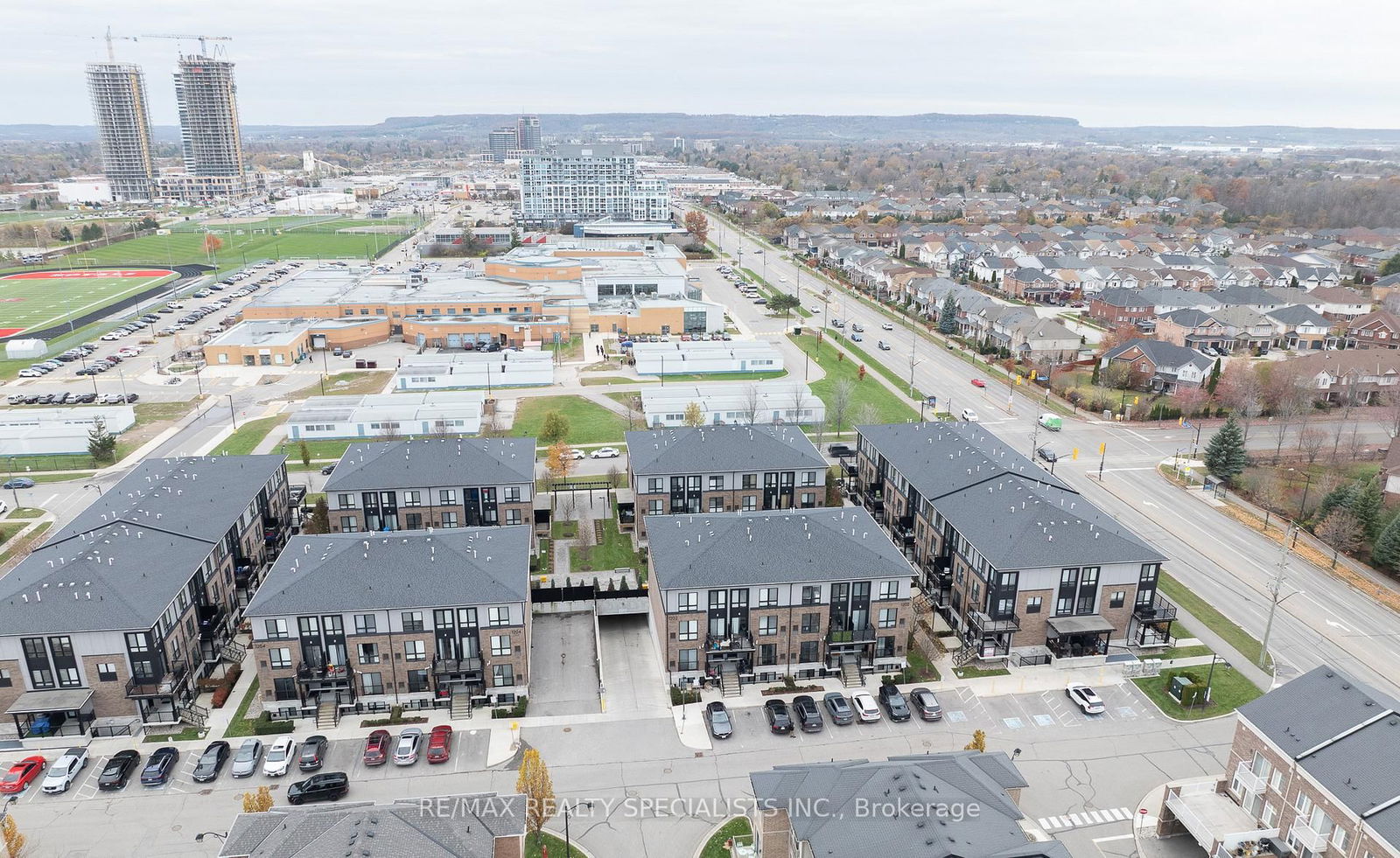 Townhouse, Condo in Dempsey