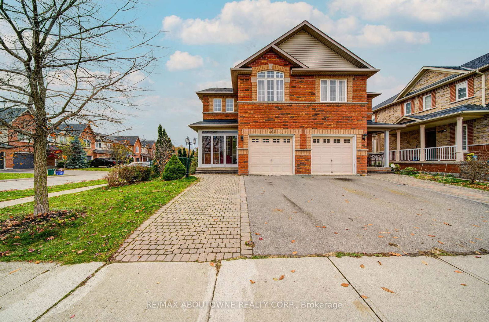 Semi-Detached in Wedgewood Creek