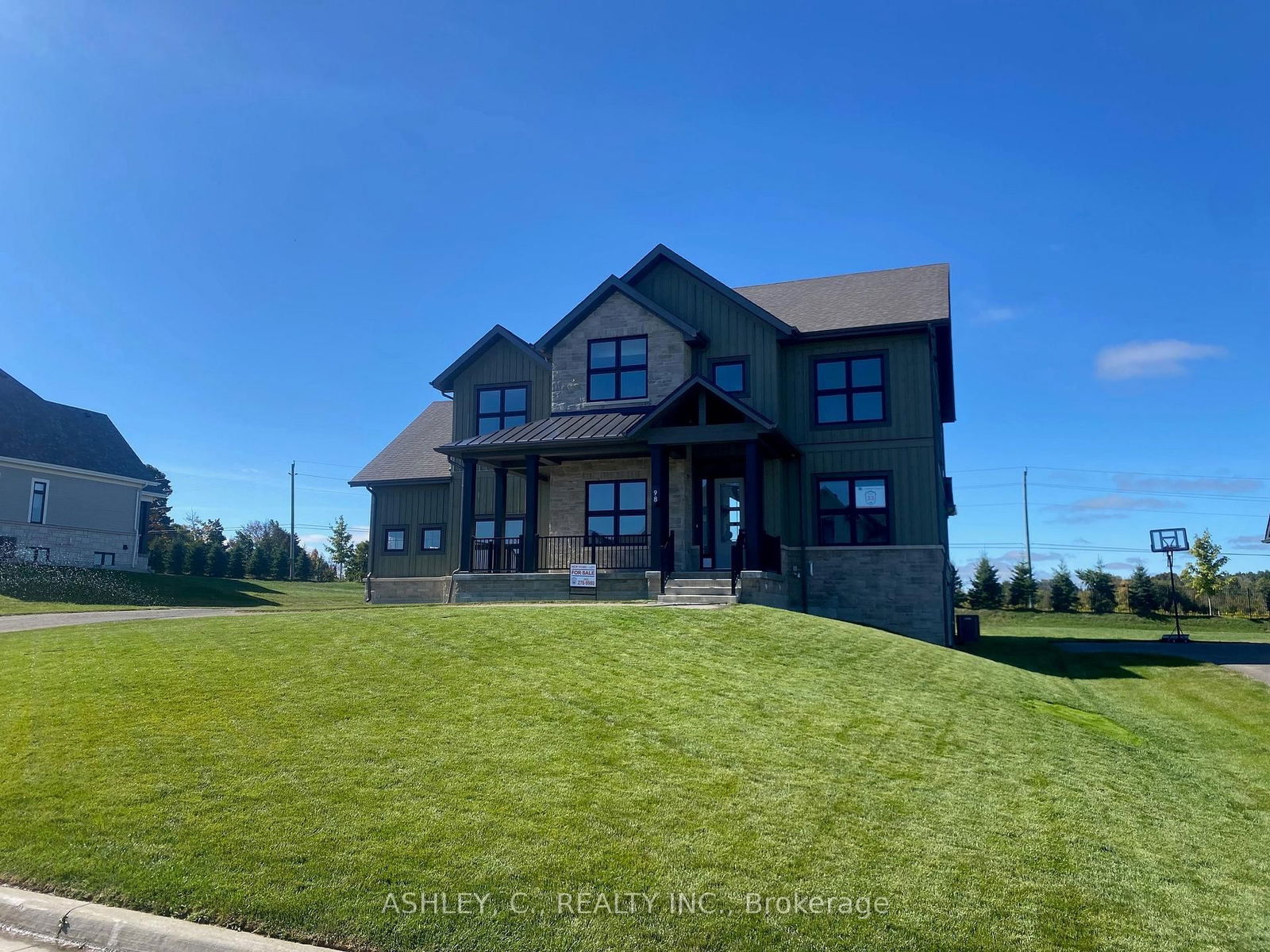 Detached House in Alton