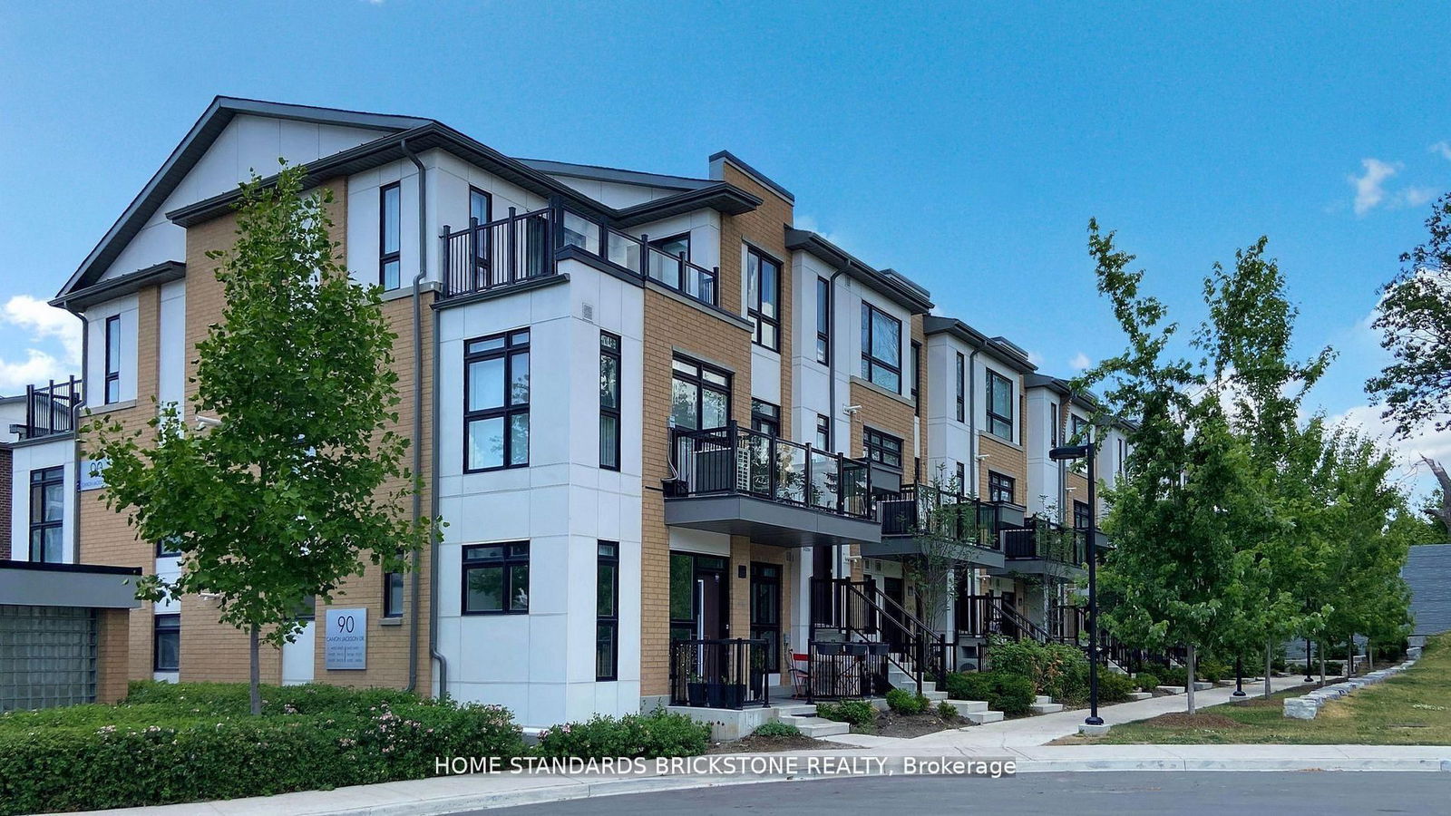 Townhouse, Condo in Beechborough-Greenbrook