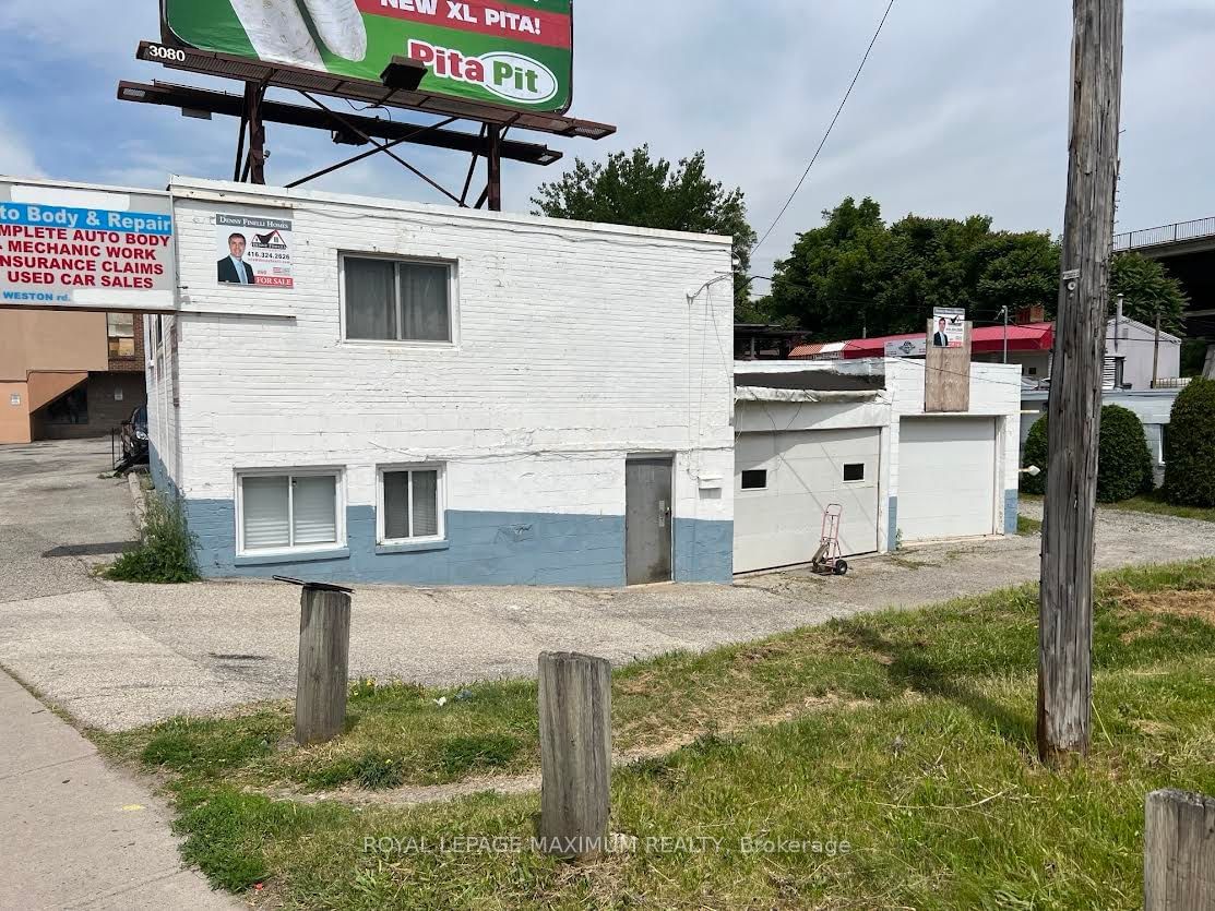 Commercial/Retail in Rockcliffe-Smythe