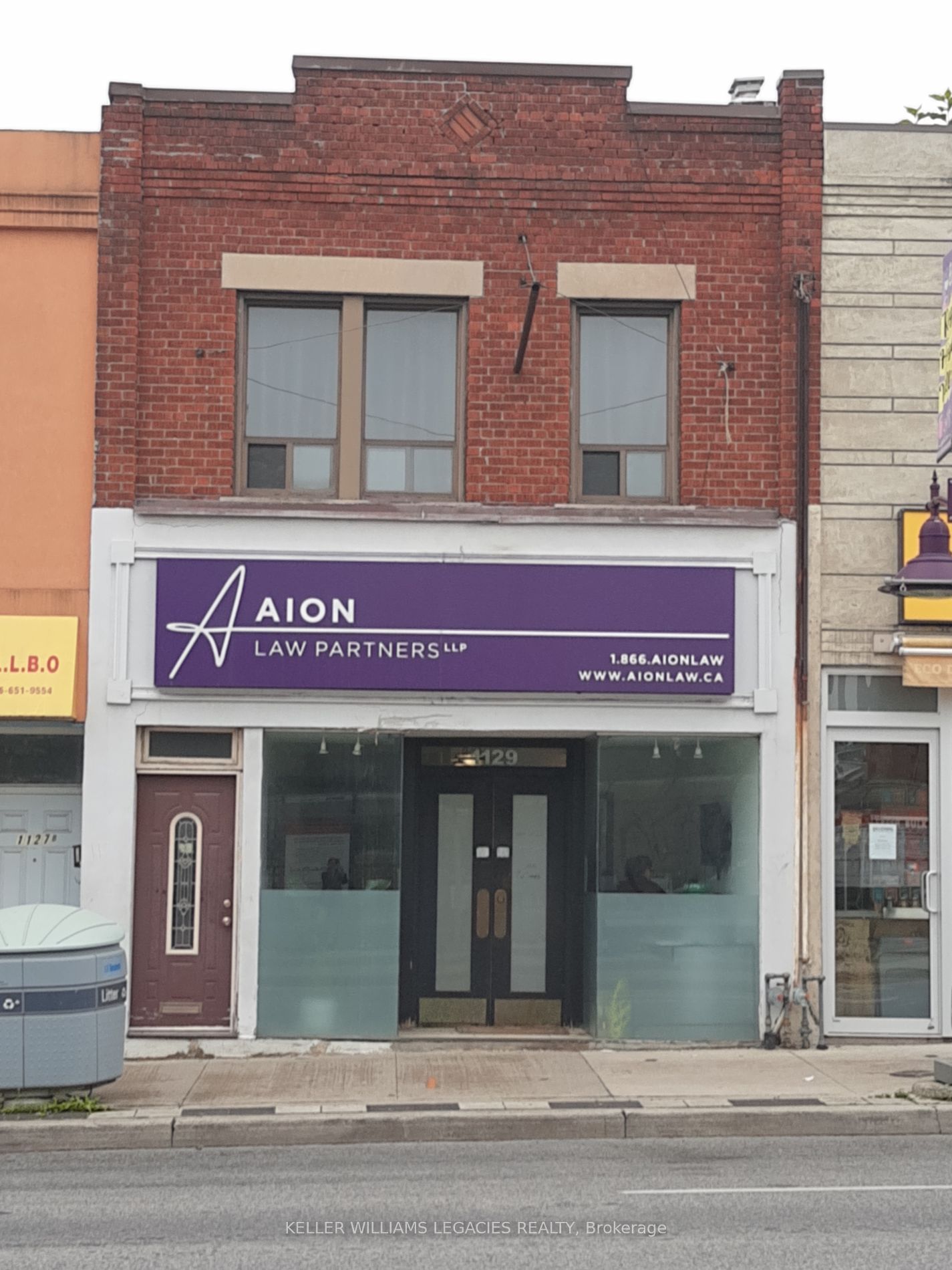 Store with Apartment/Office in Corso Italia-Davenport