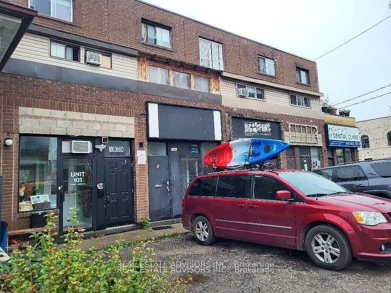Store with Apartment/Office in Weston-Pellam Park