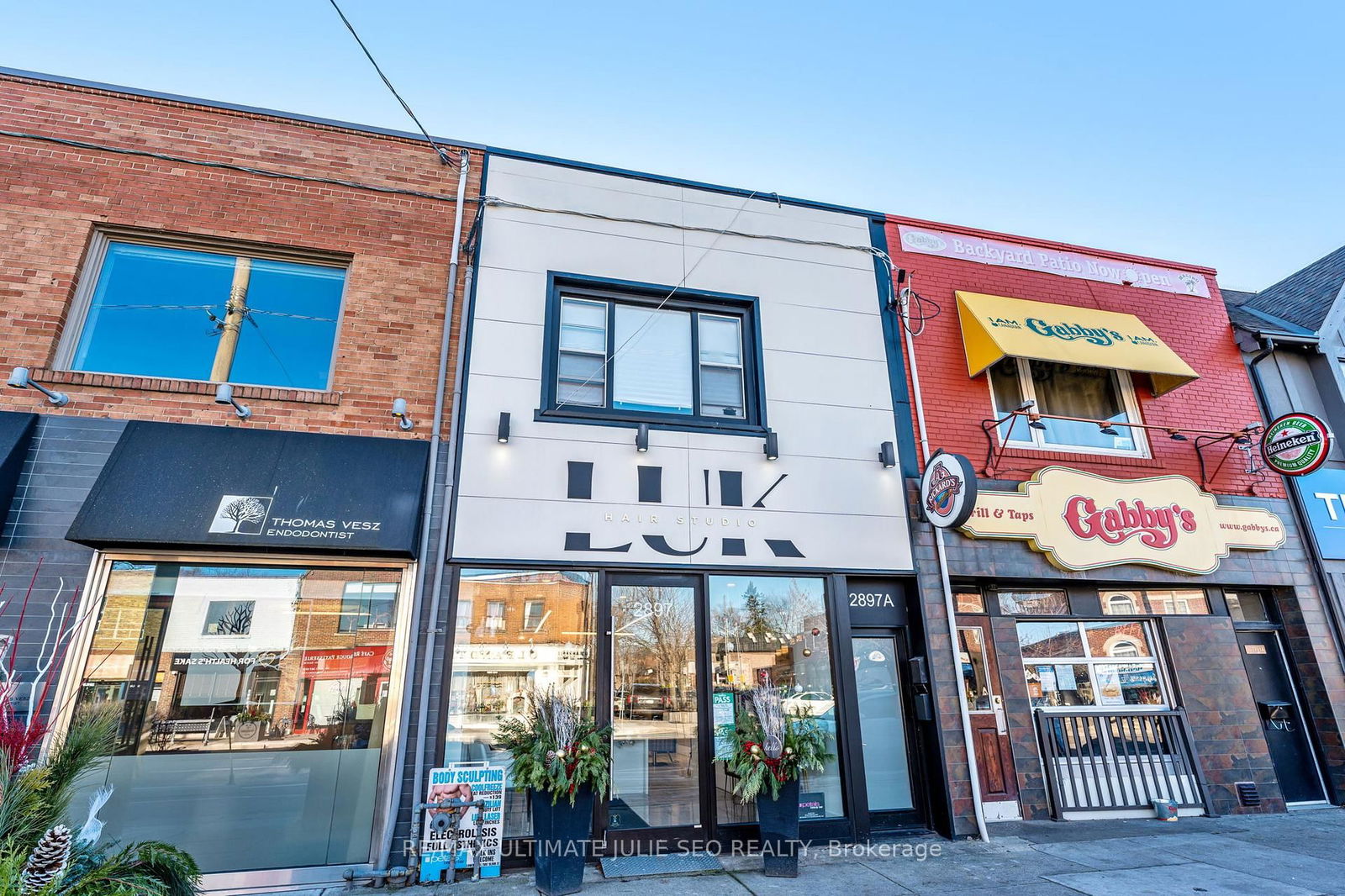 Store with Apartment/Office in Stonegate-Queensway