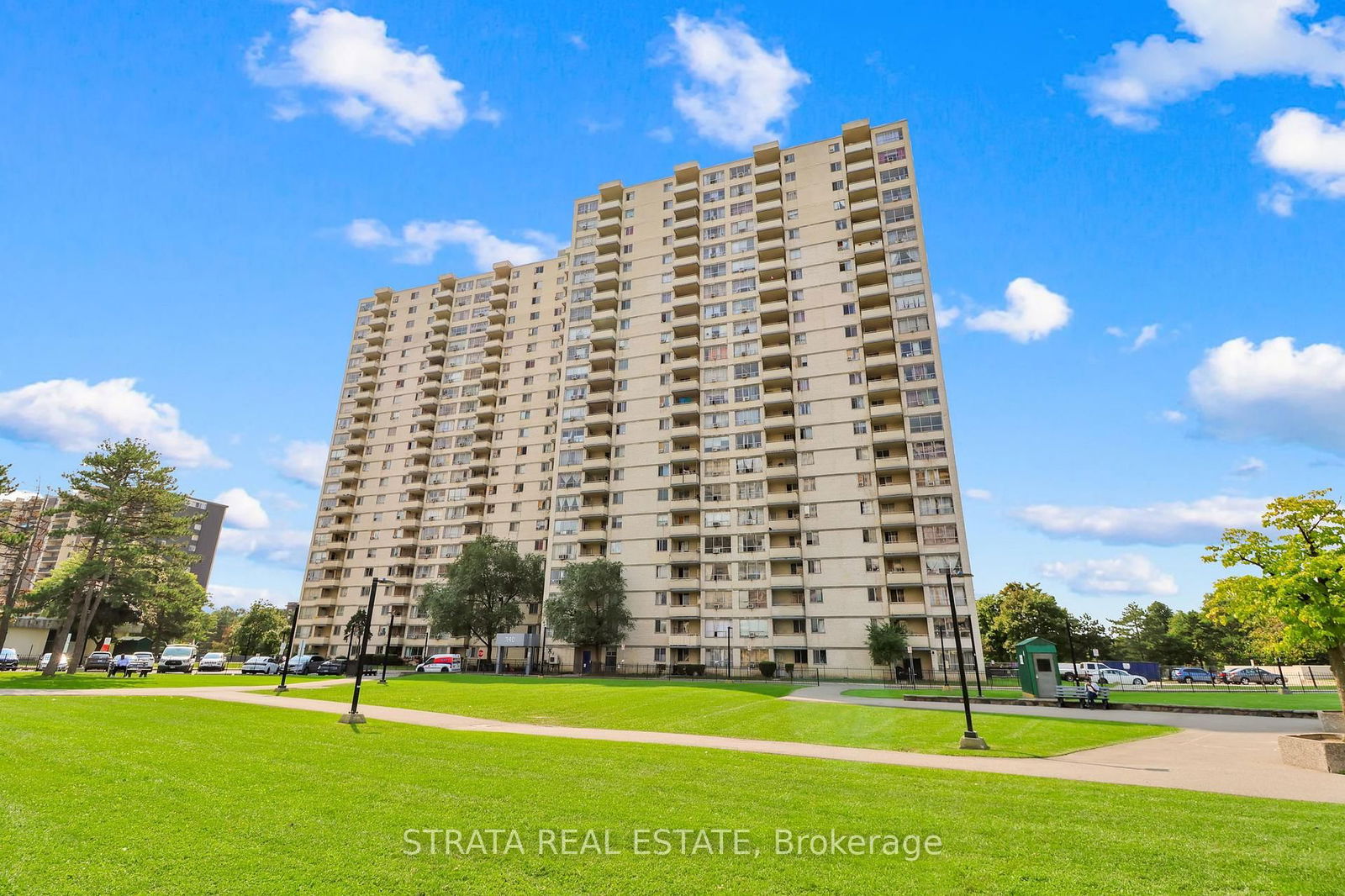 Condominium Apartment in Kingsview Village-The Westway
